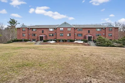 49 Spencer Rd #16H 1