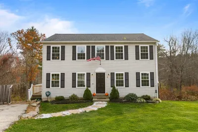 41 Willow Ln