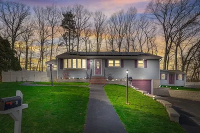 31 Cochrane Cir 1