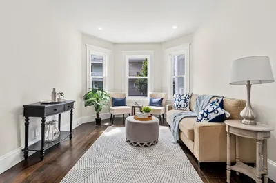 16 Hallam Street #1