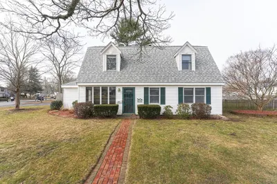 67 Woodbine Rd 1