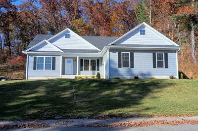 55 Eastern Ave 1