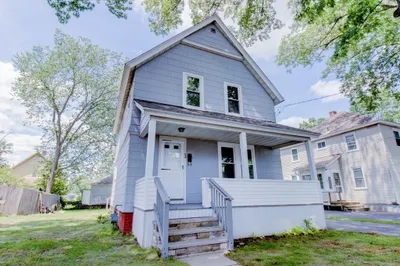 63 Oak St