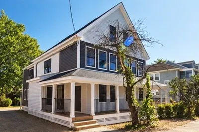 64 Dalby St #1 1