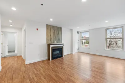 65 Chelsea St #204
