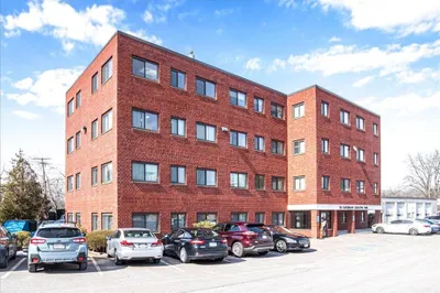 30 Eastbrook Rd #302 1