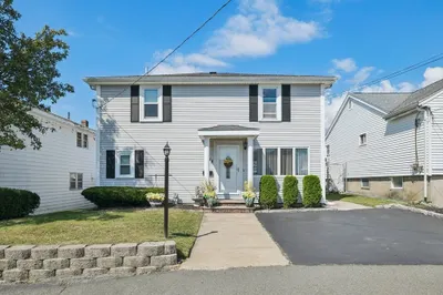 48 Newman St
