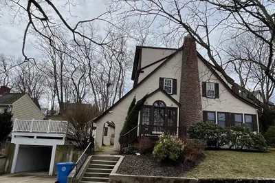 99 Louise Rd