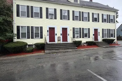 8-12 Exchange Ct 1