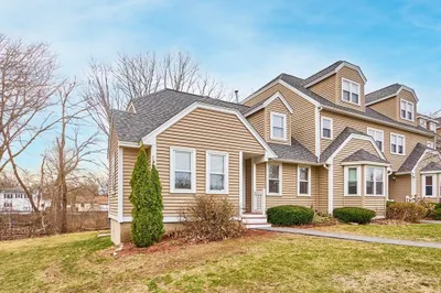 216 Merrimack Meadows Ln #216 1