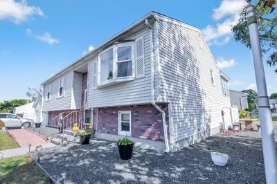 485 Riverside Rd