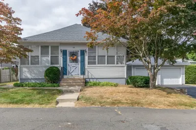 53 Lakeview Ave