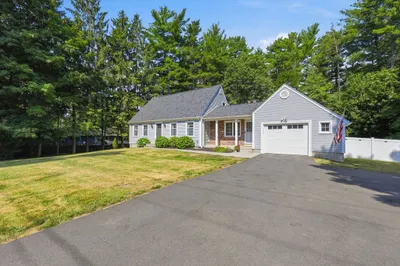 175 Pontoosic Rd 1