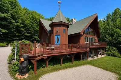 20 Crest Ln