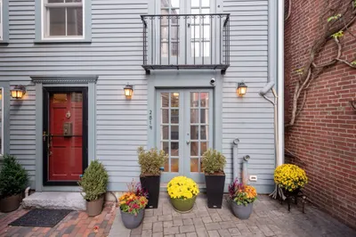281 1/2 Main Street #281 1