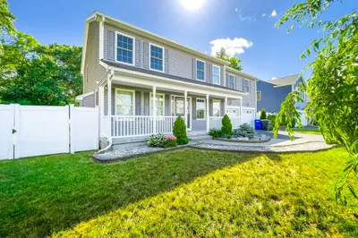210 Naismith St 1