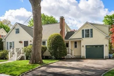 110 Falmouth Rd