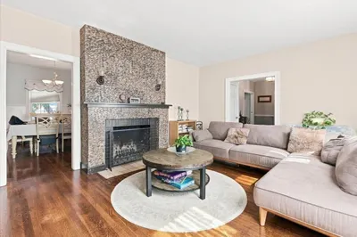 234 Allen St 1