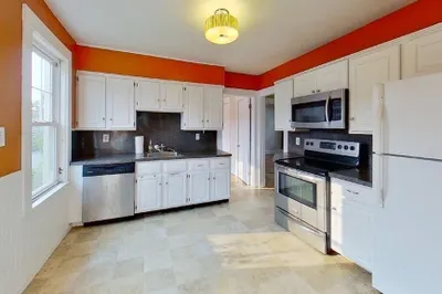 1 Windsor Road #1