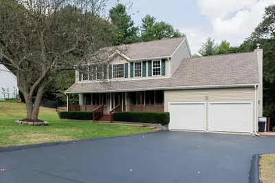 26 Christopher Dr 1