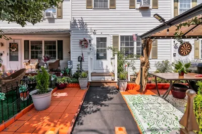 8 Hall St #8 1
