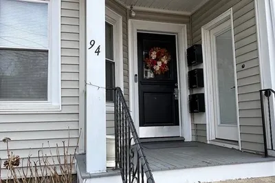 94 Conwell Ave #3