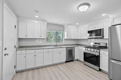 245 Elm St #104 1