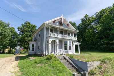 1166 Main St 1