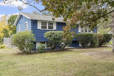 42 Old Bolton Rd