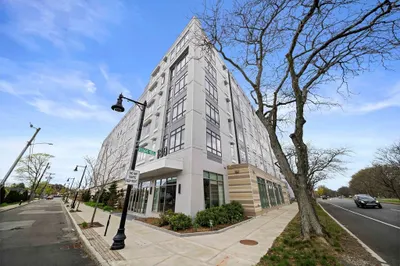 180 Telford St #403