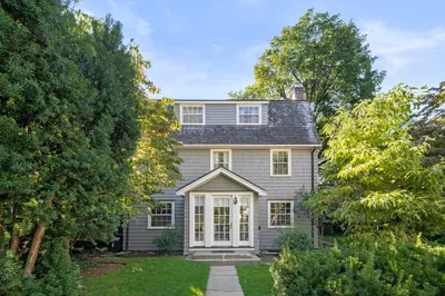 35 Hawthorn St