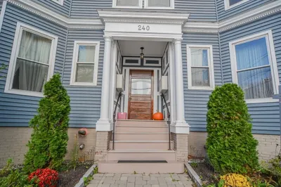 240 Franklin St #B2 1