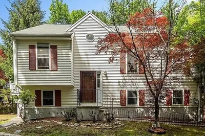 22 Bishop St