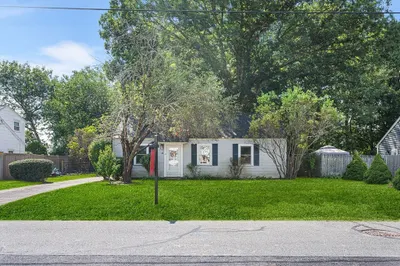 42 Amherst Rd 1