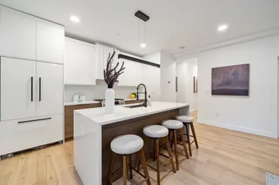 118 Spring St #1