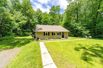 134 Allen Rd
