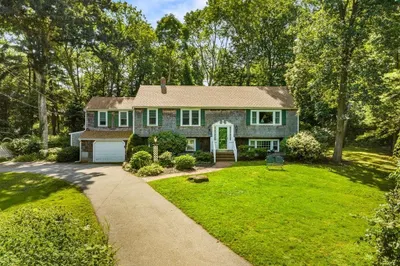 14 Bishops Ln 1