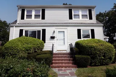 18 Ayles Rd