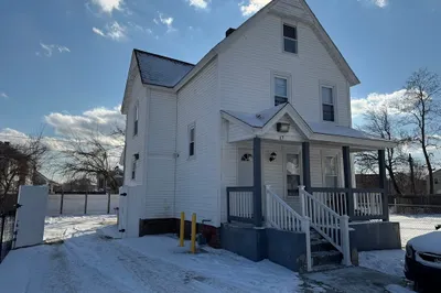 17 Ashley St