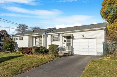 99 Oakside Ave 1