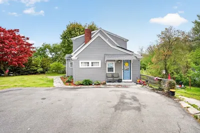 177 Cowesett Ave 1