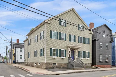 33 Essex St #1
