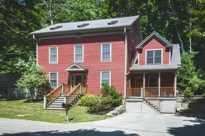 6 Sawyer St 1