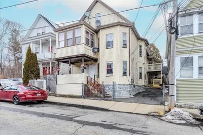 129-131 Lexington Street 1