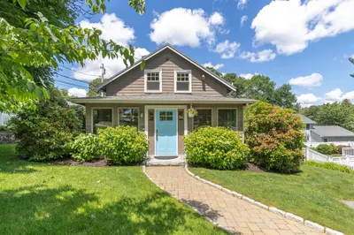 2 Parkwood Road