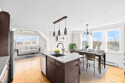 31 Mayflower St #3 1