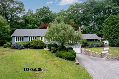 182 Oak St 1