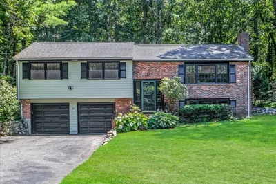 25 Hillcrest Rd 1