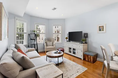 7 Rowell St #1