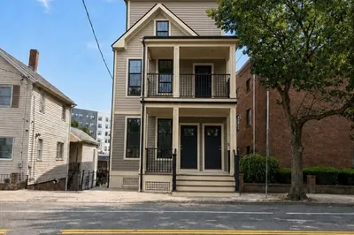 283 Chelsea St #1 1